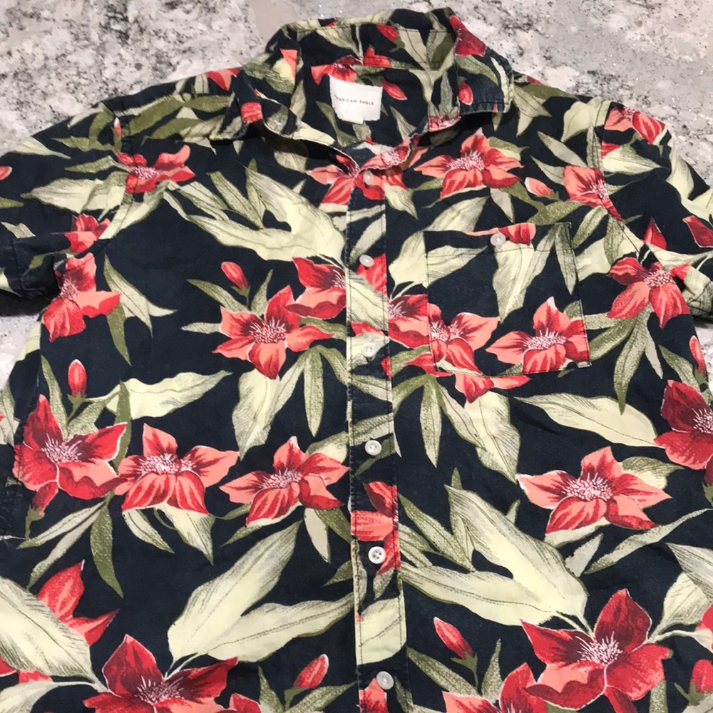 American Eagle Outfitters Red and Green Casual Button Down Shirt